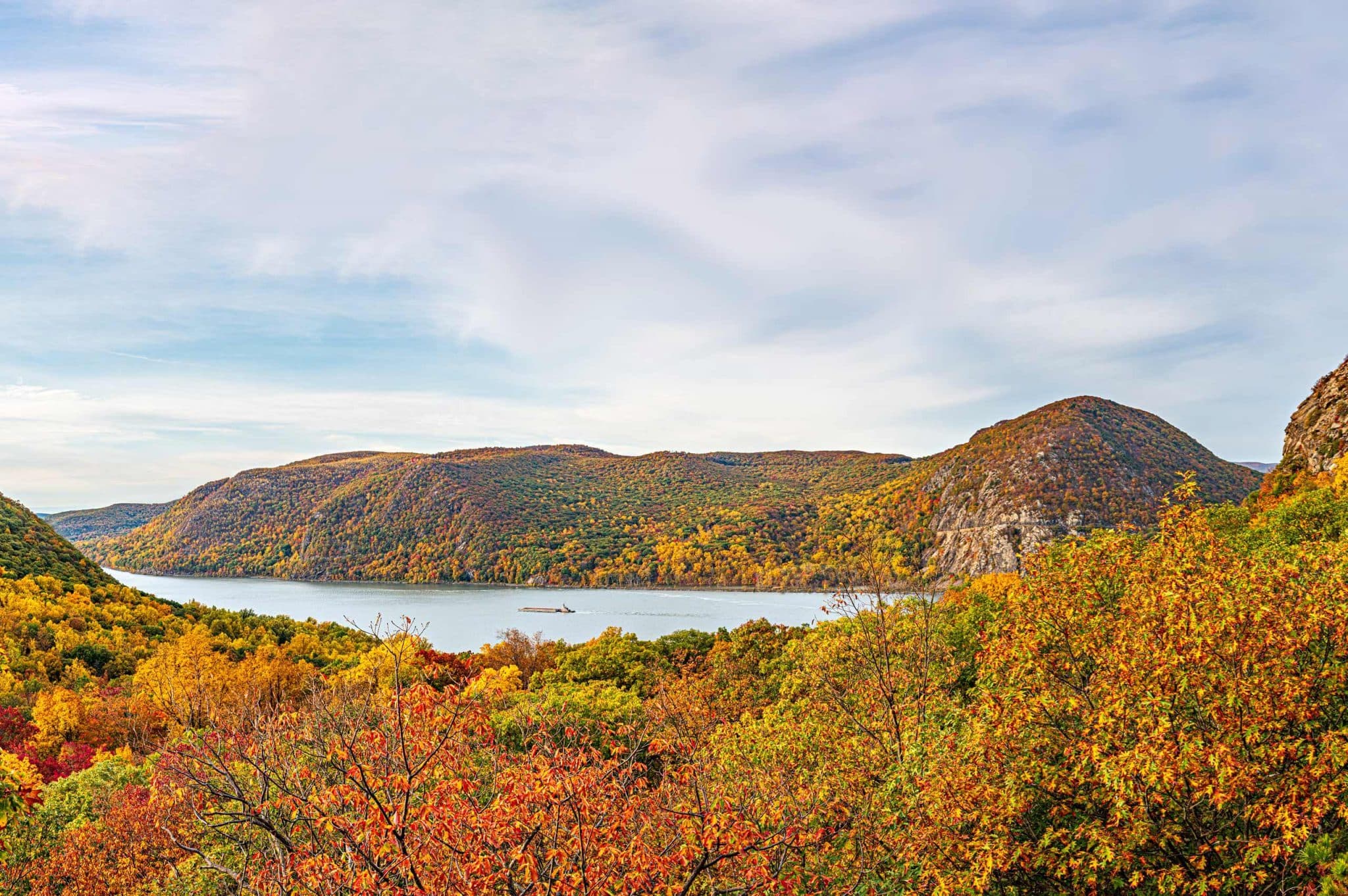 The Hudson River winding through the Hudson Highlands, viewed from Breakneck Ridge in autumn